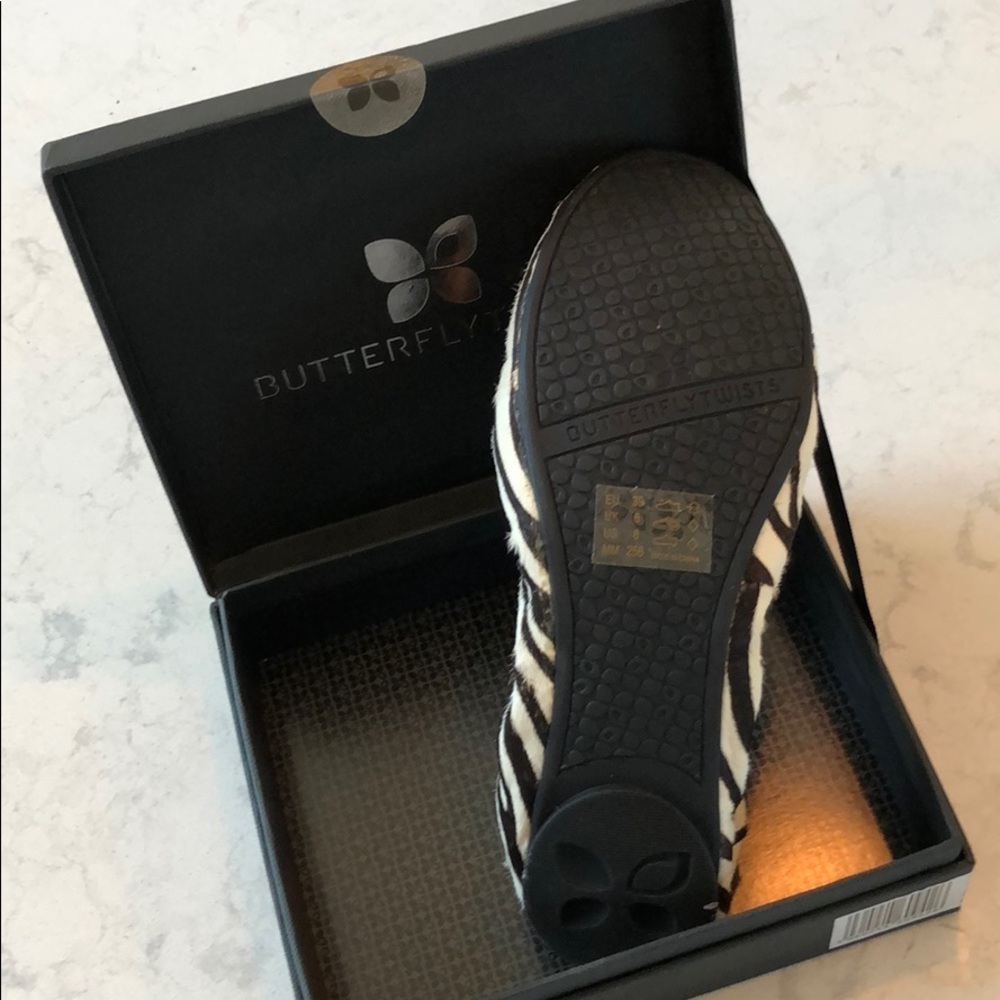 Butterfly Twists Zebra Print Foldable Ballet Flat - Picture 5 of 10